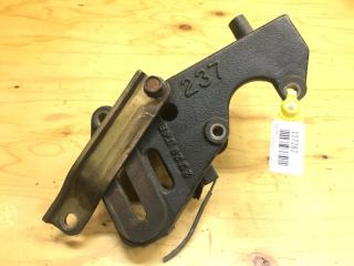 Кронштейн MITSUBISHI LANCER CEDIA 2001 контрактная Кронштейн MITSUBISHI LANCER CEDIA 2001