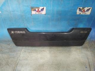 Накладка двери багажника задняя Nissan X-Trail 2007-2011