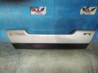 Накладка двери багажника задняя Nissan X-Trail 2007-2011