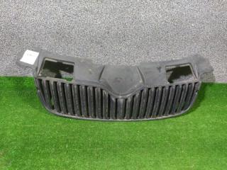 Запчасть решетка радиатора Skoda Fabia 2010-2014