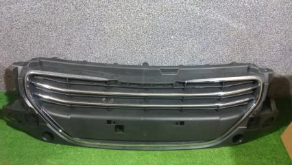 Решетка радиатора Peugeot 301