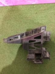 Запчасть кронштейн бампера передний левый Mazda 3 2006-2009