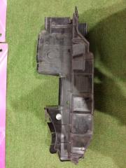 Фото запчасти дефлектор радиатора (пыльник) правый Kia Rio 4 2017-Нв Б/У запчасть Запчасть дефлектор радиатора (пыльник) правый Kia Rio 4 2017-Нв