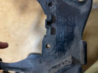 Накладка под ПТФ передняя правая Porsche Macan 958