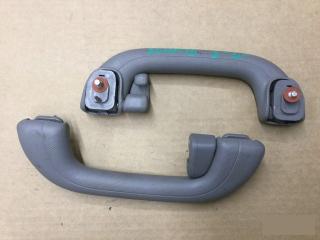 Фото запчасти ручка внутренняя потолочная Hyundai Solaris Б/У запчасть Запчасть ручка внутренняя потолочная Hyundai Solaris