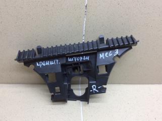 Запчасть кронштейн (сопут. товар) правый Renault Megane 2012