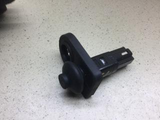 Фото запчасти выключатель концевой Hyundai Elantra 2019 Б/У запчасть Запчасть выключатель концевой Hyundai Elantra 2019