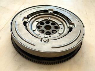 Запчасть маховик BMW 1-серия 2019>