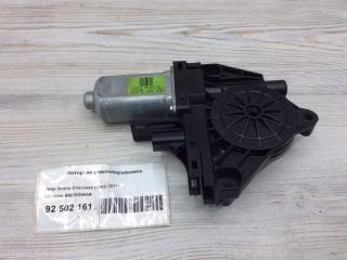 Фото запчасти моторчик стеклоподъемника задний левый Jeep Grand Cherokee 2010-2022 Б/У запчасть Запчасть моторчик стеклоподъемника задний левый Jeep Grand Cherokee 2010-2022