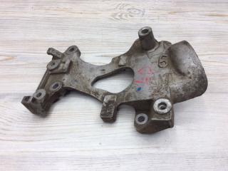 Фото запчасти кронштейн кондиционера Honda Civic 4D 2006-2012 Б/У запчасть Запчасть кронштейн кондиционера Honda Civic 4D 2006-2012