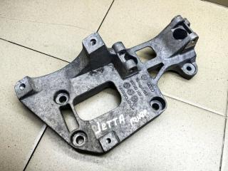 Фото запчасти кронштейн генератора VW Jetta 2006-2011 Б/У запчасть Запчасть кронштейн генератора VW Jetta 2006-2011