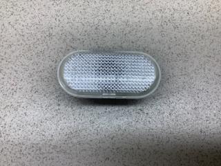 Запчасть повторитель на крыло Renault Logan 2013