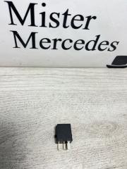 Фото запчасти реле Mercedes-Benz C-Class C180 2013 контрактная запчасть Запчасть реле Mercedes-Benz C-Class C180 2013