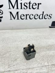 Фото запчасти реле Mercedes-Benz C-Class C180 2013 контрактная запчасть Запчасть реле Mercedes-Benz C-Class C180 2013