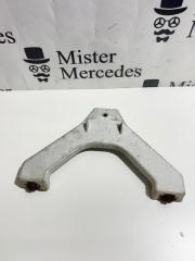 Запчасть кронштейн бампера задний Mercedes-Benz ML-Class 2008