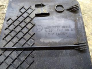 Накладки прочие R-class 2006 W251 3.5 V6 272 л.с. Накладки прочие R-class 2006 W251 3.5 V6 272 л.с.