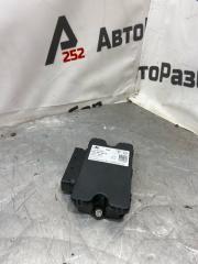 Блок управления парковочным тормозом Volkswagen Touareg 2014