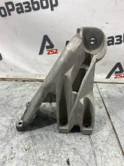 Кронштейн опоры двигателя Volkswagen Touareg 2014