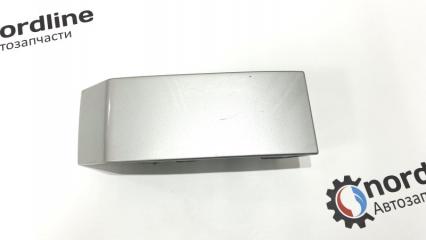 Запчасть накладка под фонарь задняя правая Volvo XC90 2003