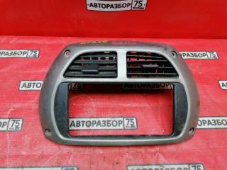 Запчасть рамка магнитолы TOYOTA RAV4 2000
