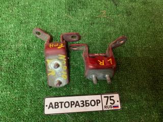 Запчасть крепление двери заднее левое TOYOTA VITZ 2002