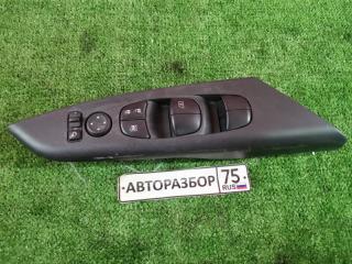 Блок управления стеклоподъемниками передний правый NISSAN SERENA