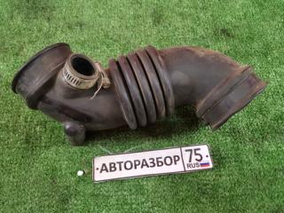 Патрубок воздухозаборника NISSAN PRESAGE