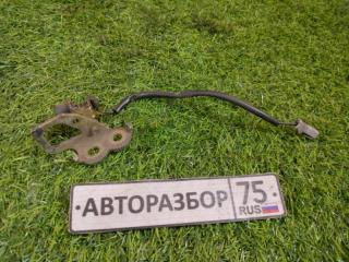 Петля замка багажника TOYOTA CARINA 1996
