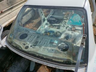 Стекло заднее NISSAN SUNNY 2002