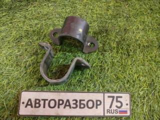 Крепление стабилизатора TOYOTA IPSUM 1998