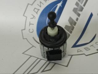 Фото запчасти корректор фары Jaguar E-Pace 2019 Б/У запчасть Запчасть корректор фары Jaguar E-Pace 2019