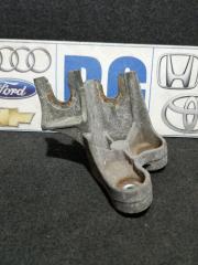 Запчасть кронштейн кпп Chevrolet Cruze 2011