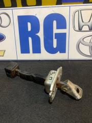 Фото запчасти ограничитель двери Mitsubishi Lancer 10 2010 контрактная запчасть Запчасть ограничитель двери Mitsubishi Lancer 10 2010