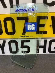 Запчасть стекло глухое заднее правое Mazda 3 BK 2004
