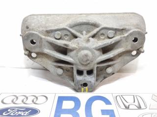 Запчасть кронштейн передний Volkswagen Touareg 2007