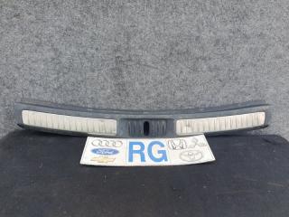Накладка крышки багажника Toyota Avensis 3 2009