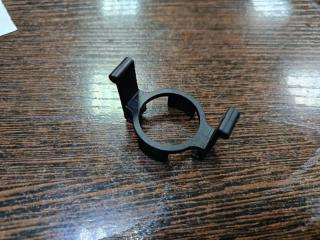 Запчасть крепление Volkswagen Tiguan 2009