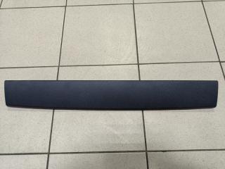 Запчасть обшивка двери багажника