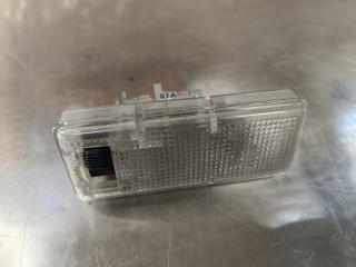 Запчасть плафон подсветки багажника