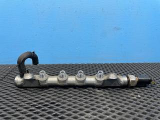 Фото запчасти топливная рампа Skoda SuperB 2012 контрактная запчасть Запчасть топливная рампа Skoda SuperB 2012