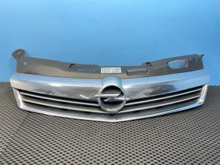 Запчасть решетка радиатора Opel Astra 2008