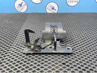 Запчасть крючок капота Audi TT 2009