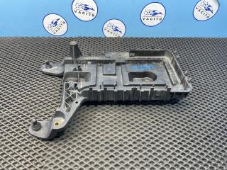 Фото запчасти крепление акб Volkswagen Passat 2010 контрактная запчасть Запчасть крепление акб Volkswagen Passat 2010