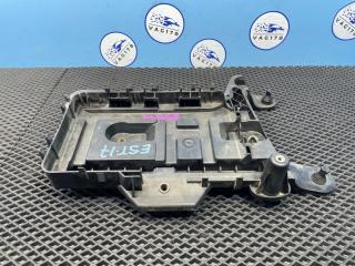 Фото запчасти крепление акб Volkswagen Passat 2010 контрактная запчасть Запчасть крепление акб Volkswagen Passat 2010