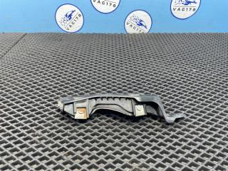 Запчасть направляющая бампера передняя левая Volkswagen Passat