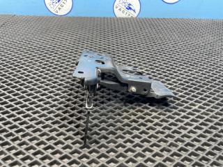 Крючок капота A6 C6 BDX