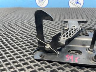 Крючок капота A6 C6 BDX