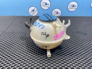 Запчасть бачок расширительный Volkswagen Passat 2010