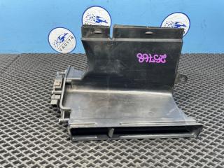 Запчасть воздуховод задний правый Volkswagen Touareg 2011