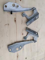 Запчасть петля капота Volvo S40 2007-2012